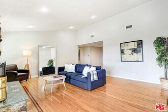 24648 Eilat St in Los Angeles, CA - Building Photo - Building Photo