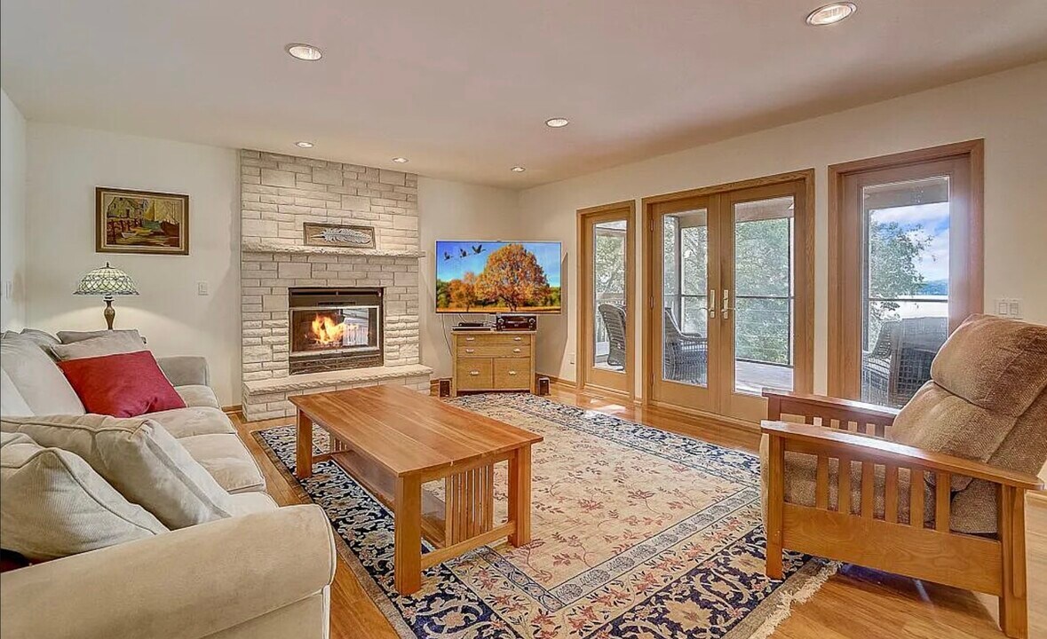 4216 Morris Park Rd in McFarland, WI - Building Photo