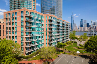 Liberty Terrace in Jersey City, NJ - Foto de edificio - Building Photo