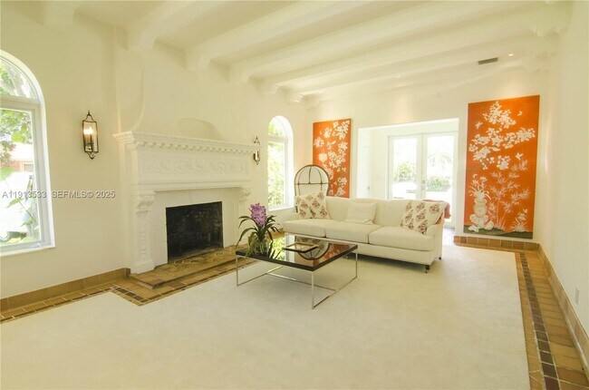 property at 5800 La Gorce Dr