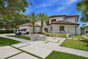 14332 Ardoch Pl in Miami Lakes, FL - Building Photo