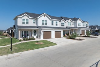 Leo at Bethel Place in Weatherford, TX - Foto de edificio - Building Photo