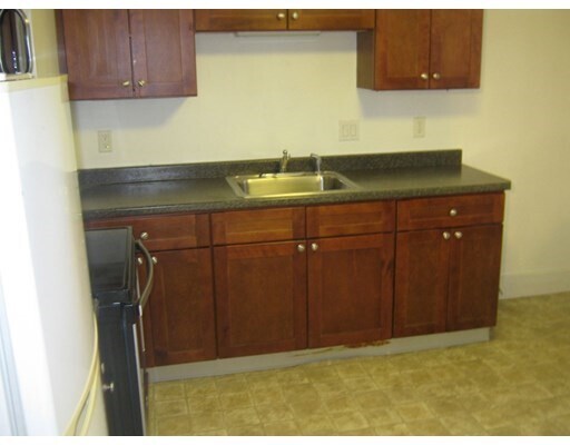 4 Town House Square-Unit -1 in Marblehead, MA - Building Photo - Building Photo