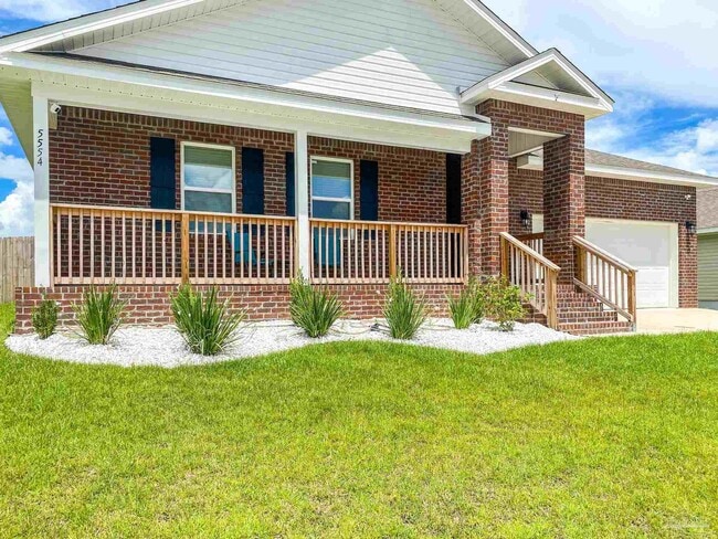 5554 Guinevere Ln in Milton, FL - Foto de edificio - Building Photo