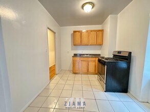 392 E 4th St in Brooklyn, NY - Building Photo - Building Photo