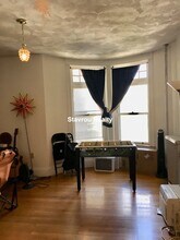 1677 Beacon St, Unit 2 in Brookline, MA - Foto de edificio - Building Photo