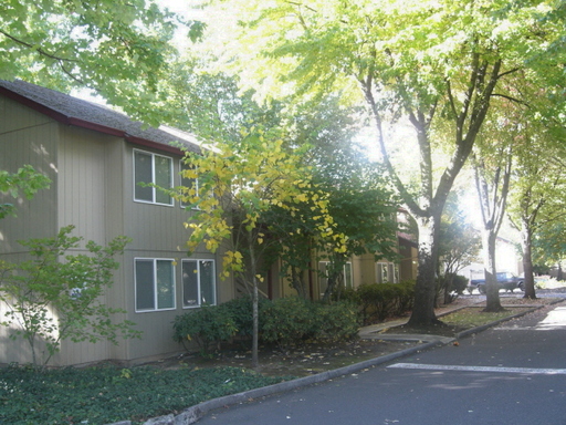 Meridian Park Apartments in Tualatin, OR - Foto de edificio - Building Photo