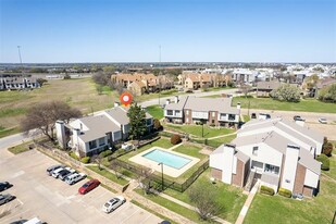 5718 Marvin Loving Dr in Garland, TX - Building Photo