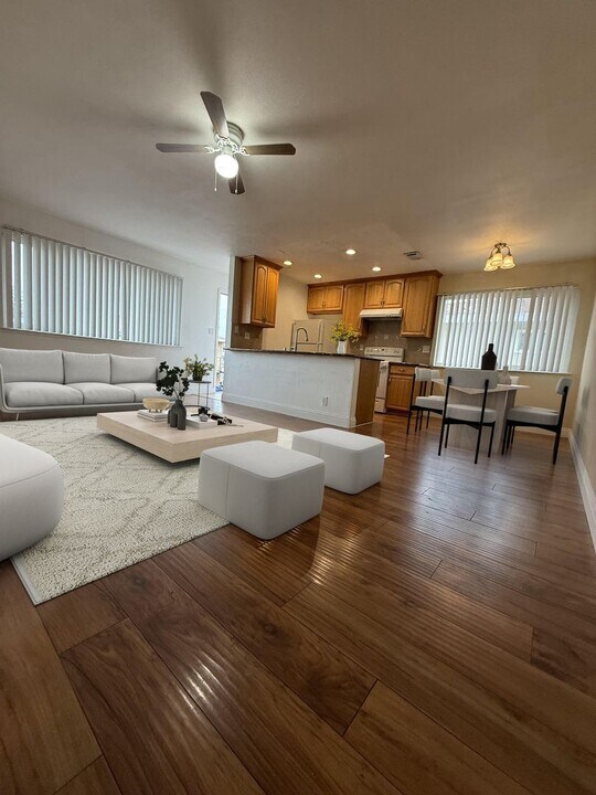 7328 Franklin Blvd in Sacramento, CA - Building Photo