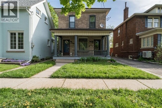 31 Palmerston Ave in Brantford, ON - Building Photo - Building Photo