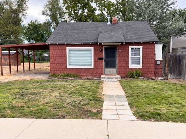 property at 2808 Woodlawn Ave