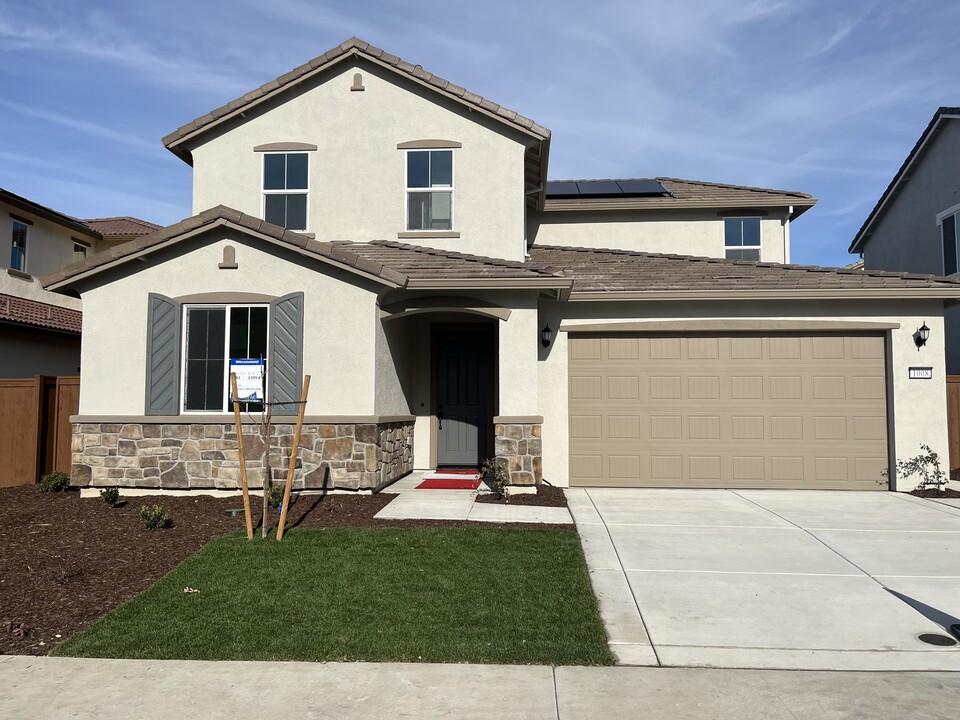 1008 Sierra Morena Wy in Roseville, CA - Building Photo