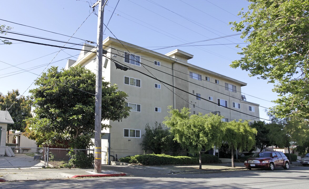 433 Harlan St in San Leandro, CA - Foto de edificio