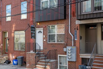 1949 N Gratz St in Philadelphia, PA - Foto de edificio - Building Photo