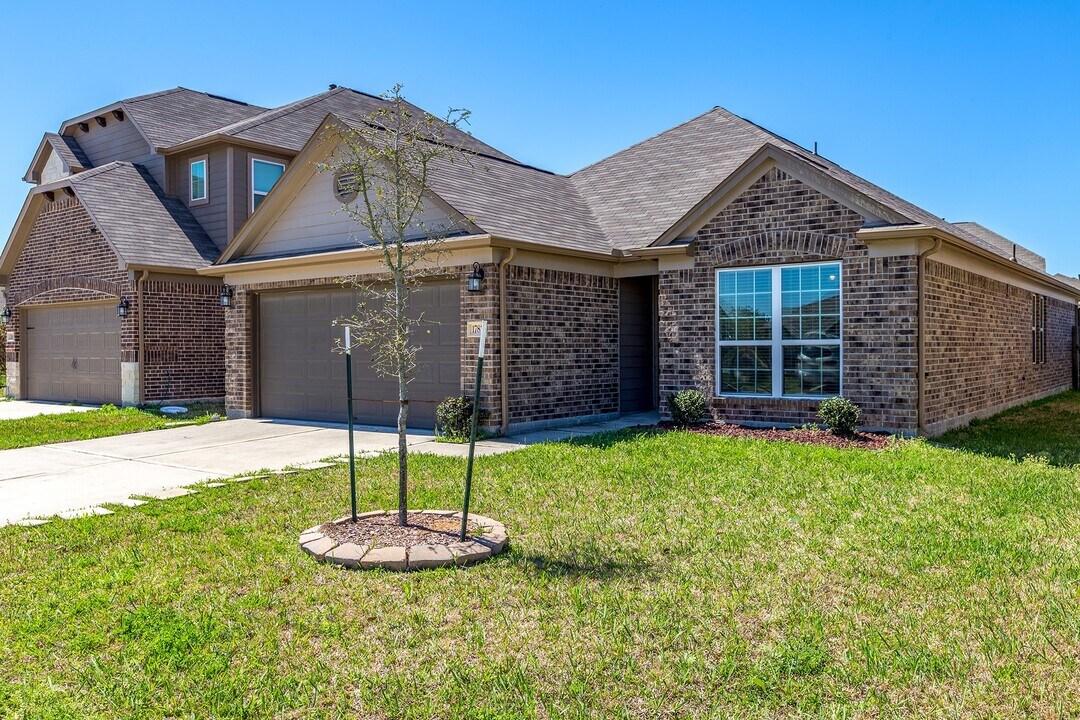 17811 Wooded Bend Path in Atascocita, TX - Building Photo