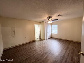 311 4th St-Unit -D in Broussard, LA - Building Photo - Building Photo