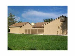 13632 Yarmouth Ct in Wellington, FL - Building Photo - Building Photo