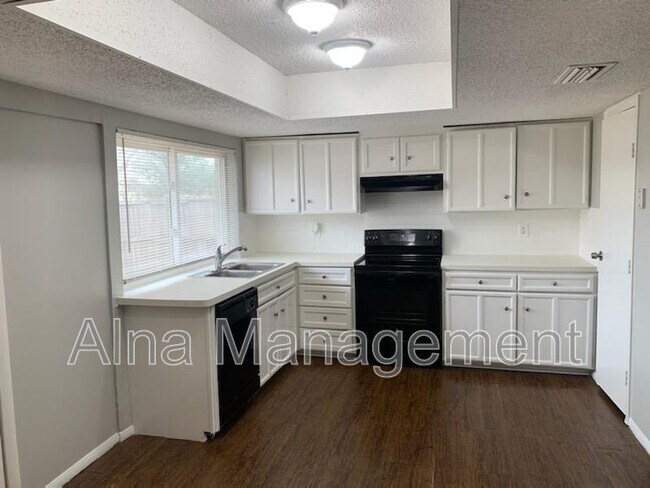 3409 Castle Rock Ln in Garland, TX - Building Photo - Building Photo