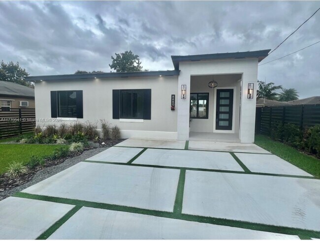8880 SW 126th Terrace in Miami, FL - Building Photo - Building Photo