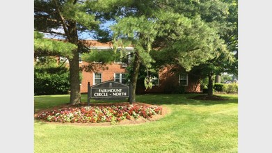 Fairmount Circle Living in University Heights, OH - Foto de edificio - Building Photo