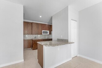 801 Dobbins St in West Palm Beach, FL - Building Photo - Building Photo