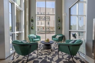 Arapahoe Square in Denver, CO - Foto de edificio - Building Photo