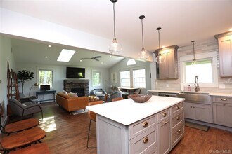 36 Northwoods Rd in Woodstock, NY - Building Photo - Building Photo