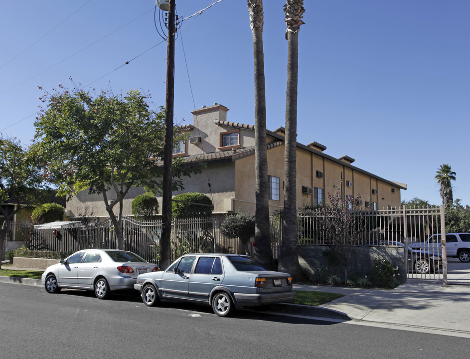 12115 El Dorado Ave in Sylmar, CA - Building Photo