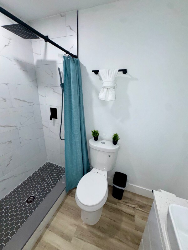 1001 S Dollins Ave in Orlando, FL - Building Photo - Building Photo