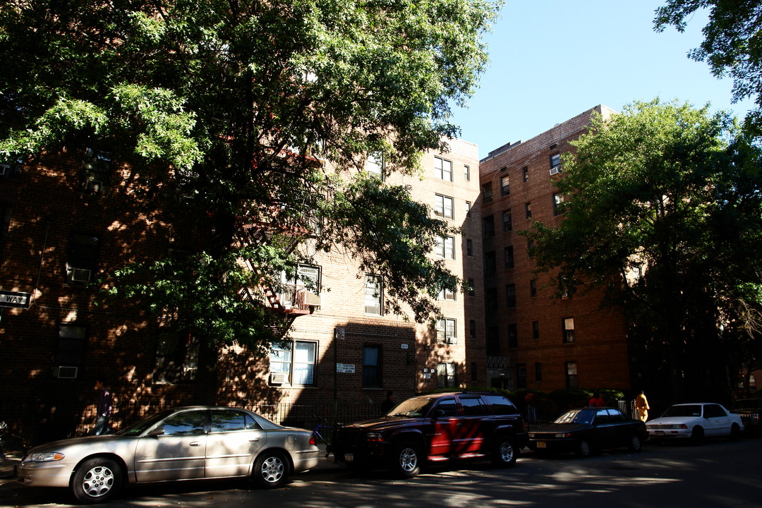 Sanford Terrace in Flushing, NY - Building Photo