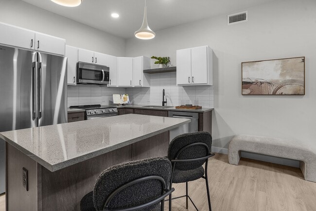 The Hendrey in Salt Lake City, UT - Building Photo - Building Photo