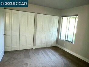 2742 Oak Rd in Walnut Creek, CA - Building Photo - Building Photo