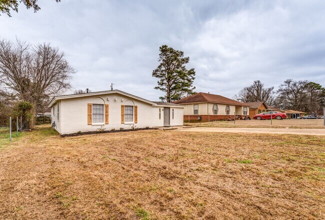 4980 Vickie Dr in Memphis, TN - Building Photo - Building Photo