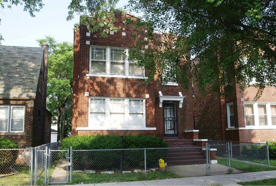 12040 S Perry Ave in Chicago, IL - Building Photo