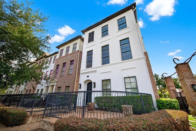 property at 9413 Fannin St