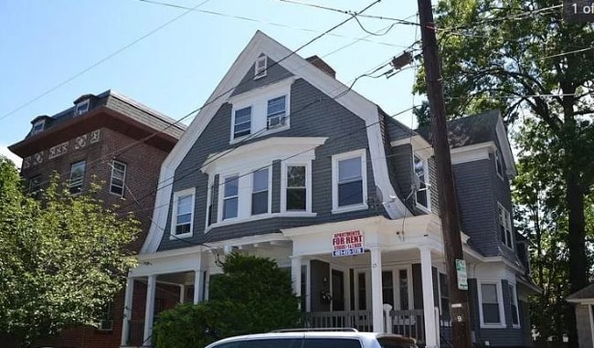 67 Medway St