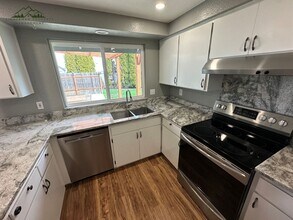 4029 N Clarey St in Eugene, OR - Building Photo - Building Photo