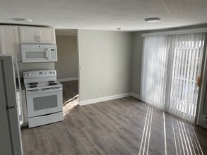 Fox Park in Plymouth, NH - Building Photo - Interior Photo