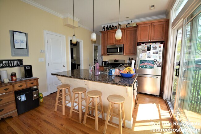 75 Beechcroft St, Unit 3