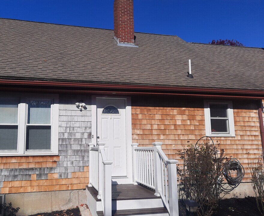 375 Plymouth St, Unit 2 in Middleboro, MA - Building Photo