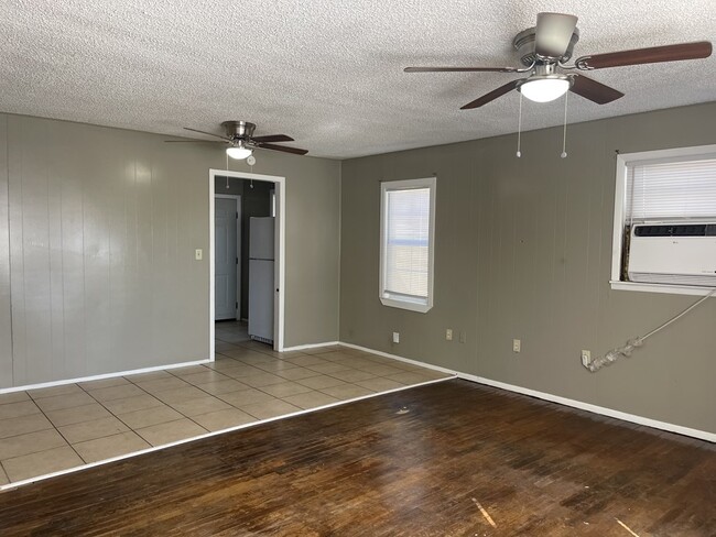 2103 Beverly St in Odessa, TX - Building Photo - Building Photo