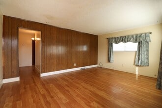 213 W Taft St in Santa Maria, CA - Building Photo - Building Photo