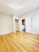 945 W Side Ave in Jersey City, NJ - Foto de edificio - Building Photo