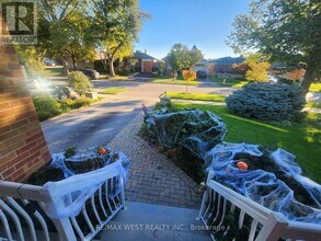 44 Landron Crescent in Toronto, ON - Building Photo - Building Photo