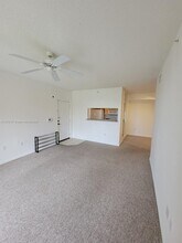 2160 E Preserve Way, Unit 202 in Miramar, FL - Foto de edificio - Building Photo
