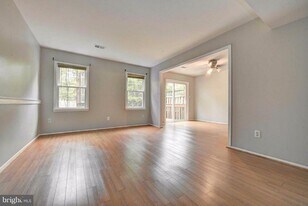 7794 Euclid Way in Springfield, VA - Building Photo