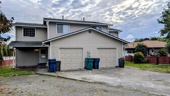1212 22nd St NE in Auburn, WA - Building Photo