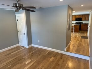 9 Winnicutt Rd, Unit 9B in Stratham, NH - Building Photo - Building Photo