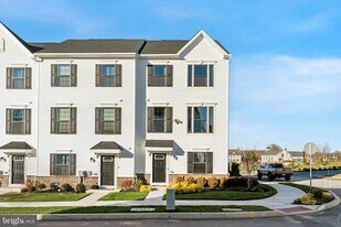 122 Arcadia Wy in Exton, PA - Building Photo