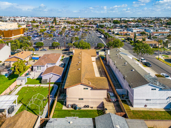 15411 S Berendo Ave in Gardena, CA - Building Photo - Building Photo